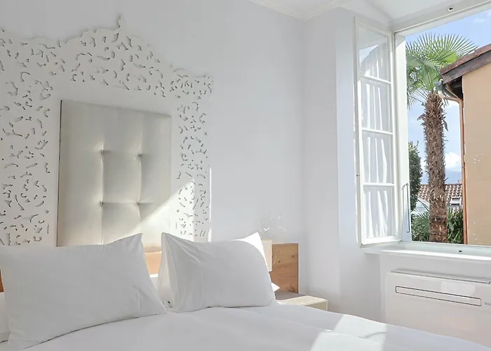 Caffe Dell'arte Boutique 로카르노