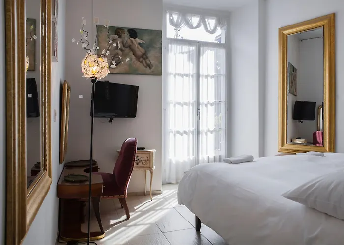 Caffe Dell'arte Boutique 로카르노